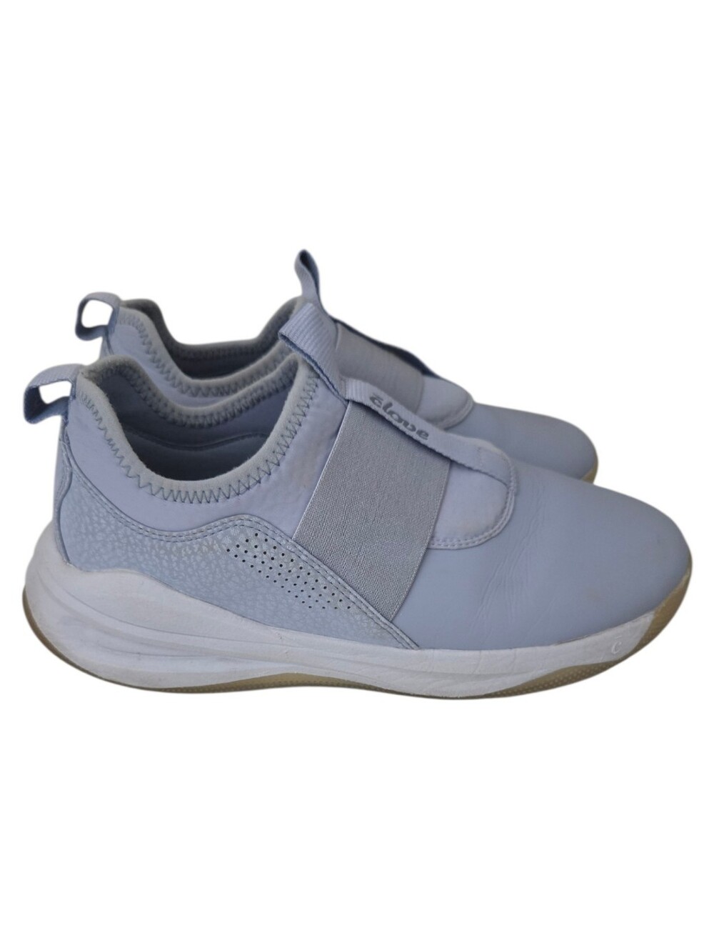 clove solo slip on nursing sneakers size 7.5
